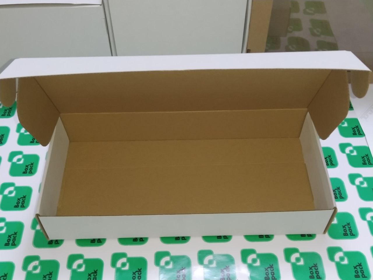 BOX 40 17 8 CM